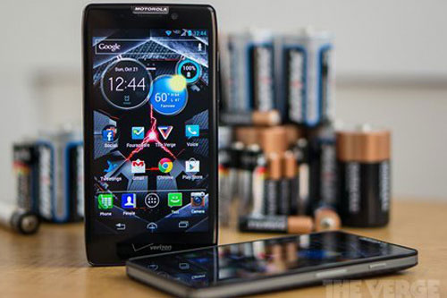 Điện thoại Motorola Droid Razr Maxx HD 5 smartphone với tính năng "độc"