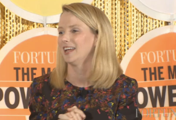 CEO Yahoo chê khéo điện thoại BlackBerry