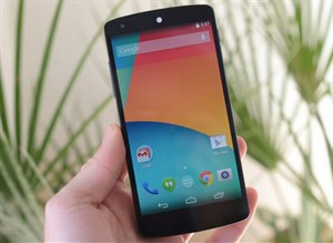 Nexus 5 đọ cấu hình với smartphone "hàng khủng"