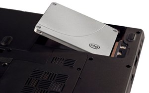Làm thế nào để thay thế ổ cứng cho Laptop?
