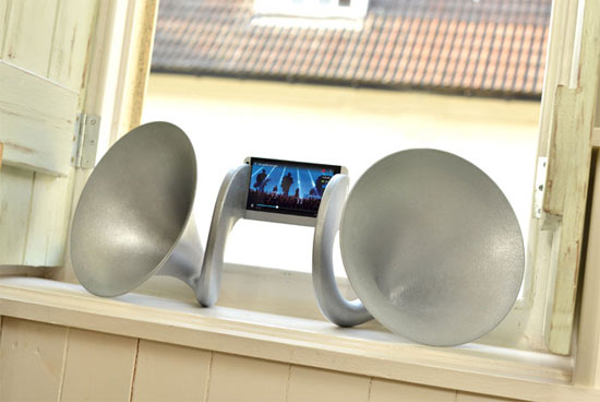 HTC chơi trội, sản xuất loa ngoài giá 8000 USD cho HTC One