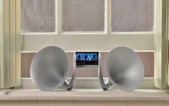 HTC chơi trội, sản xuất loa ngoài giá 8000 USD cho HTC One