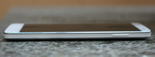 Mở hộp smartphone 5,5 inch tầm trung giá hấp dẫn