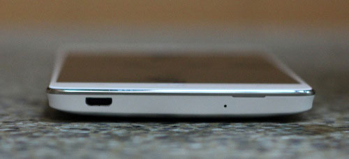 Mở hộp smartphone 5,5 inch tầm trung giá hấp dẫn