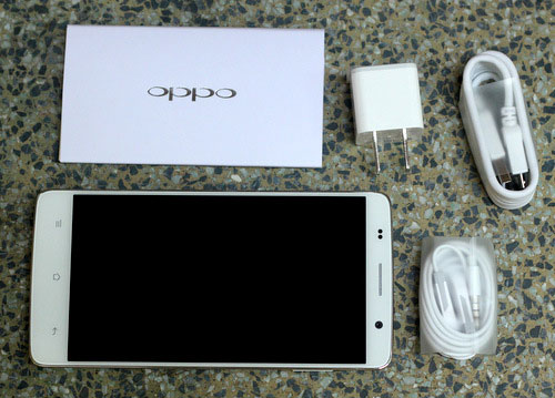 Mở hộp smartphone 5,5 inch tầm trung giá hấp dẫn