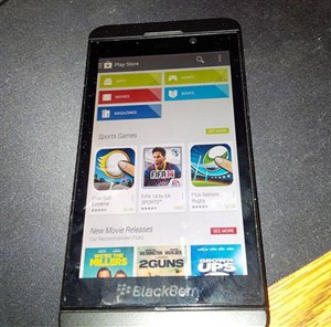 BlackBerry 10 cài được kho ứng dụng Google Play của Android