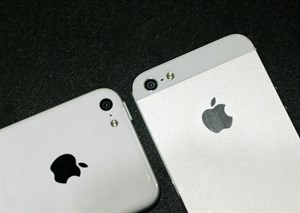 iPhone 5S hàng ngoài giảm giá nhẹ chờ hàng chính hãng
