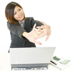 Cách phòng tránh các tác hại khi sử dụng laptop lâu dài