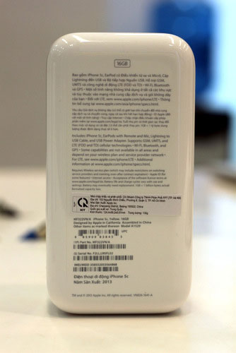 iPhone 5S và 5C chính hãng bắt đầu được bán Mở hộp bộ đôi iPhone 5S và 5C chính hãng