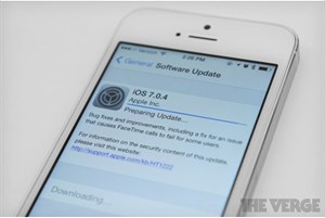 Apple phát hành iOS 7.0.4, hướng dẫn cập nhật và lưu ý