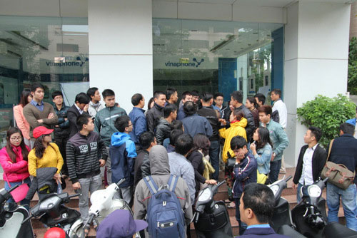 iPhone 5S chính hãng đắt khách, 5C ế ẩm