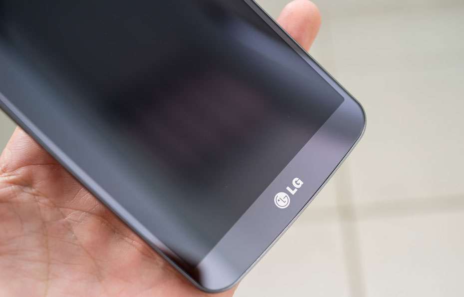 Điện thoại LG màn hình cong giá 20 triệu đồng