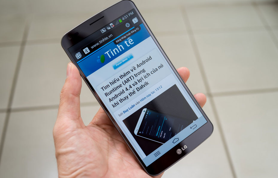 Điện thoại LG màn hình cong giá 20 triệu đồng