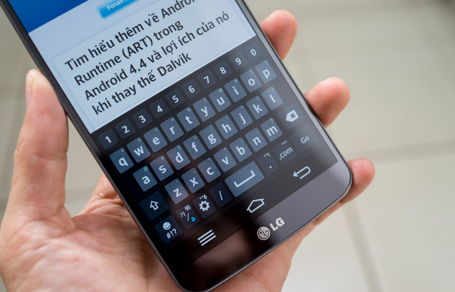 Điện thoại LG màn hình cong giá 20 triệu đồng