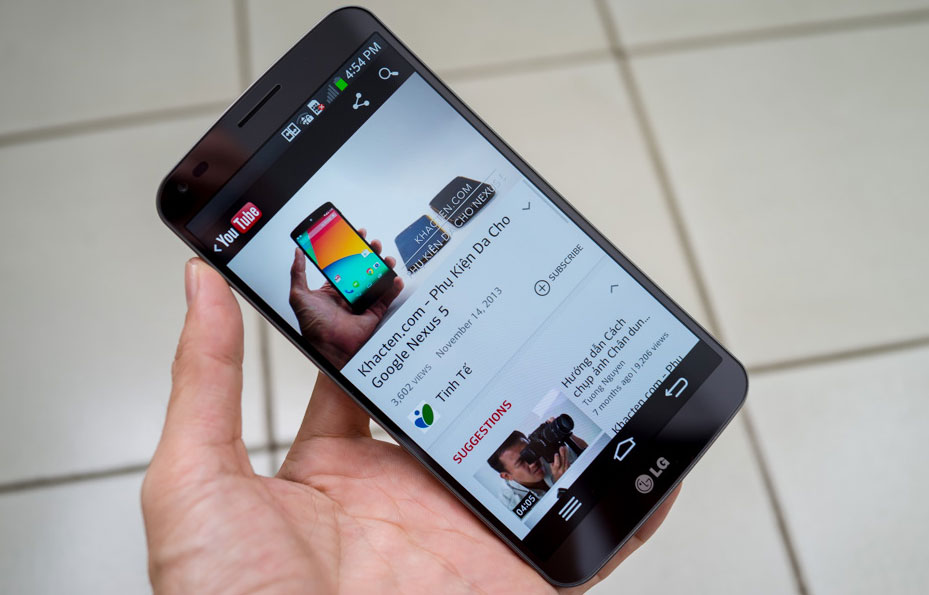 Điện thoại LG màn hình cong giá 20 triệu đồng