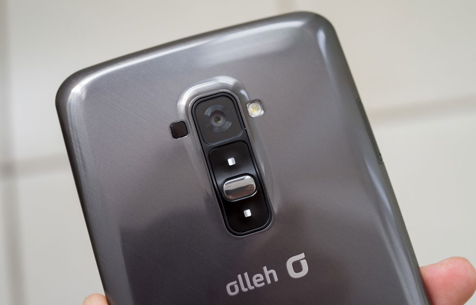 Điện thoại LG màn hình cong giá 20 triệu đồng