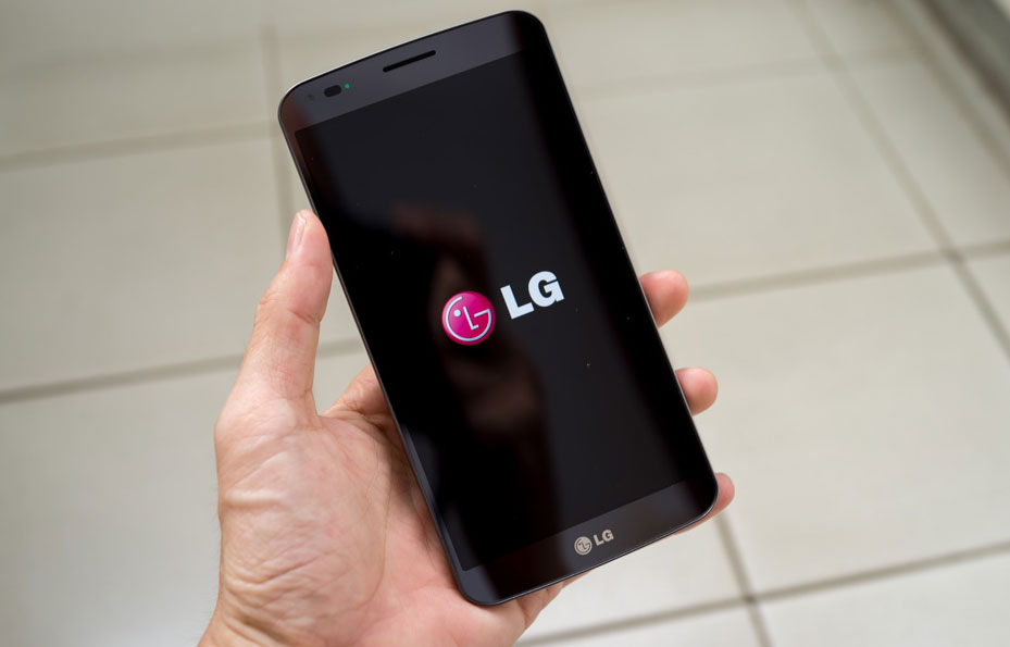 Điện thoại LG màn hình cong giá 20 triệu đồng