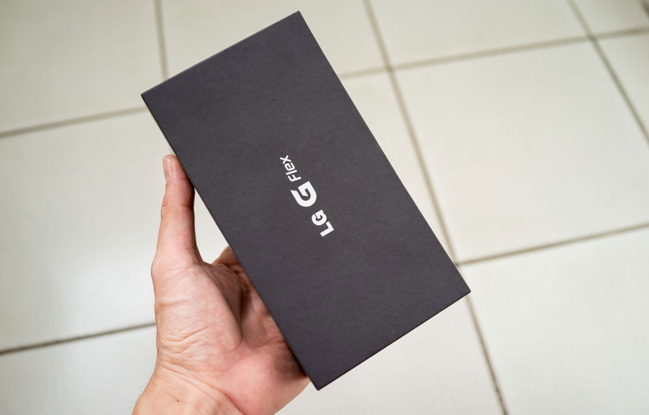 Điện thoại LG màn hình cong giá 20 triệu đồng