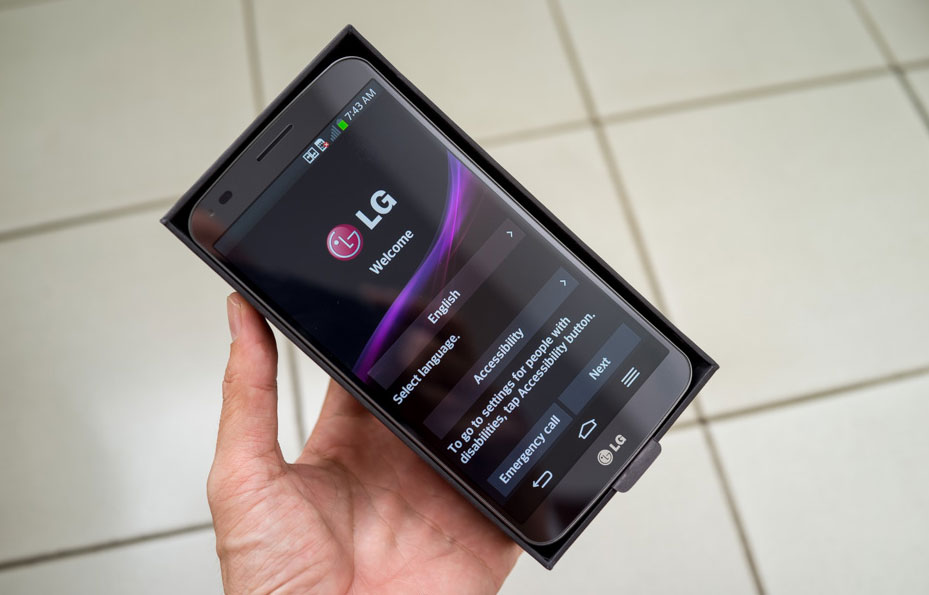 Điện thoại LG màn hình cong giá 20 triệu đồng