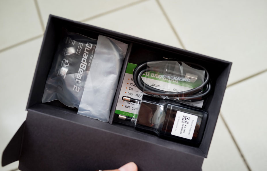 Điện thoại LG màn hình cong giá 20 triệu đồng