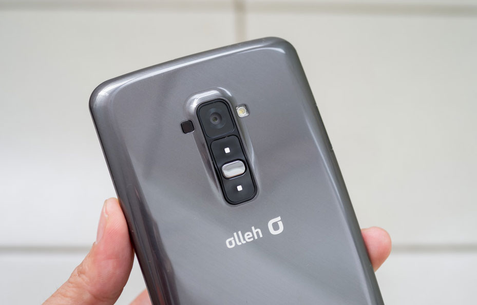 Điện thoại LG màn hình cong giá 20 triệu đồng