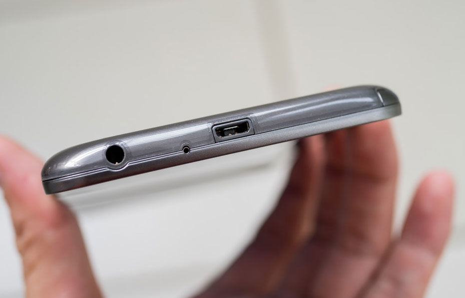 Điện thoại LG màn hình cong giá 20 triệu đồng