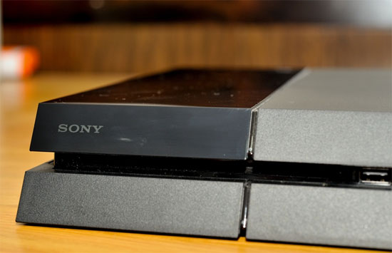 Trên tay Sony PS 4 ở Việt Nam
