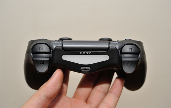 Trên tay Sony PS 4 ở Việt Nam