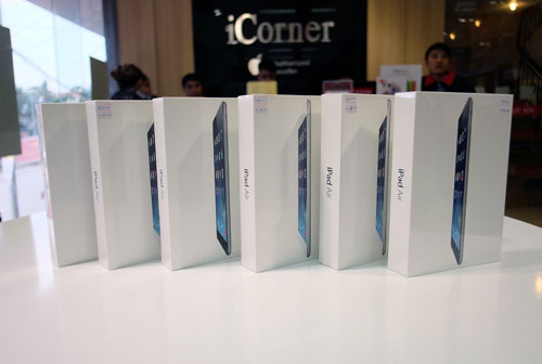 iPad Air chính hãng phiên bản wifi bắt đầu bán ra Mở hộp iPad Air chính hãng tại Việt Nam