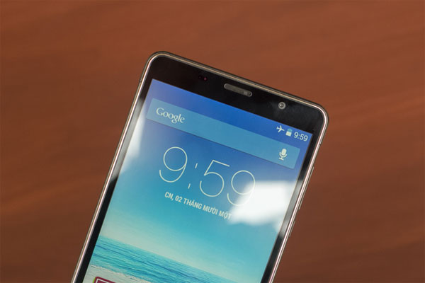 máy có camera trước 3,2 megapixel Phablet Android dùng chip lõi tứ giá 3 triệu đồng