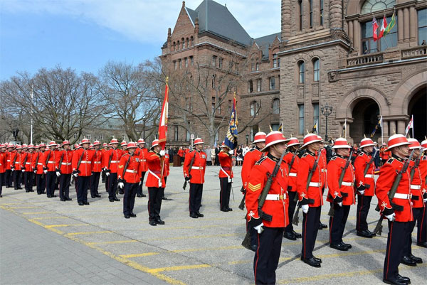 Apple có thể làm gì với "núi" tiền của mình?