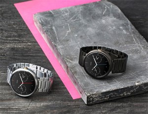 Motorola bán Moto 360 với dây đeo bằng thép không gỉ giá 299$