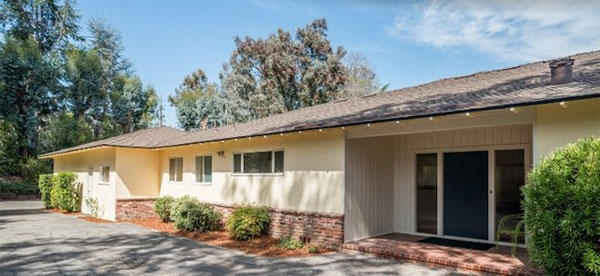 Ông mua một ngôi nhà ở Palo Alto với giá 1,9 triệu USD 11 điều thú vị về CEO Apple