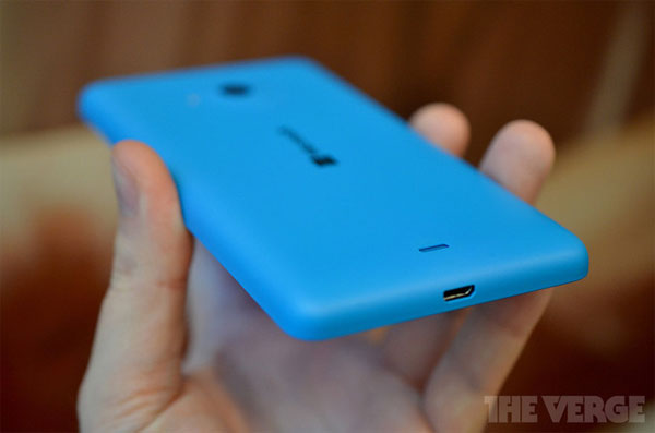 Điện thoại Lumia mang thương hiệu Microsoft đầu tiên ra mắt