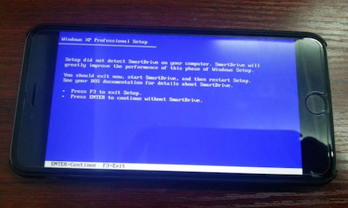 iPhone 6 Plus chạy thành công Windows 98 iPhone 6 Plus chạy thành công Windows 98