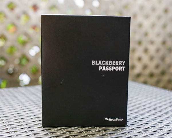 BlackBerry Passport trắng xuất hiện tại Việt Nam BlackBerry Passport trắng xuất hiện tại Việt Nam