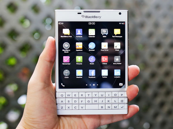 BlackBerry Passport trắng xuất hiện tại Việt Nam BlackBerry Passport trắng xuất hiện tại Việt Nam