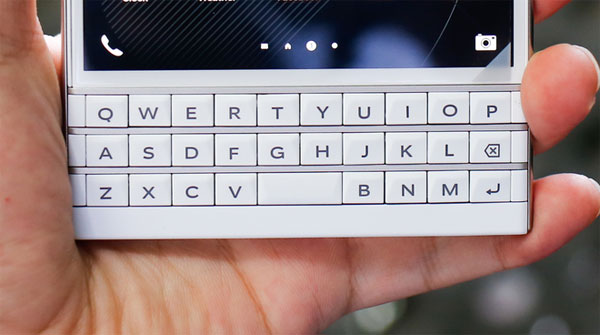 BlackBerry Passport trắng xuất hiện tại Việt Nam BlackBerry Passport trắng xuất hiện tại Việt Nam