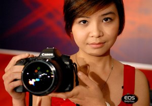 Canon EOS 5D Mark II giá 3.900 USD