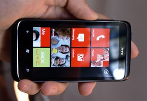 Windows Phone 7 xách tay giảm giá mạnh