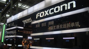 Hitachi và Foxconn sắp liên doanh sản xuất LCD