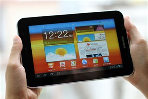 Galaxy Tab 7.0 Plus chính hãng giá 12,5 triệu đồng