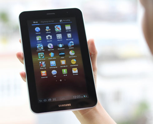 Galaxy Tab 7.0 Plus chính hãng giá 12,5 triệu đồng