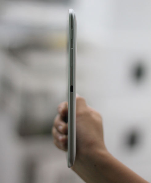 Galaxy Tab 7.0 Plus chính hãng giá 12,5 triệu đồng