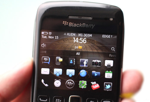 Màn hình của máy khá bé.