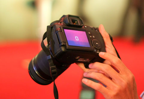 Màn hình là một trong nhiều chi tiết trên camera.