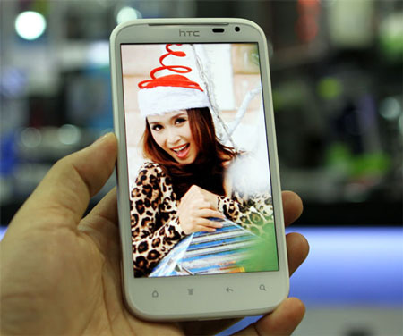 HTC Sensation XL chính hãng giá 15,9 triệu đồng