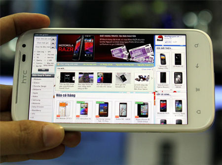 HTC Sensation XL chính hãng giá 15,9 triệu đồng