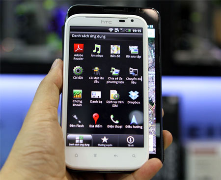 HTC Sensation XL chính hãng giá 15,9 triệu đồng