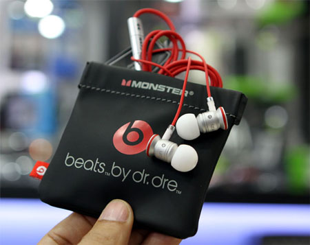 HTC Sensation XL chính hãng giá 15,9 triệu đồng